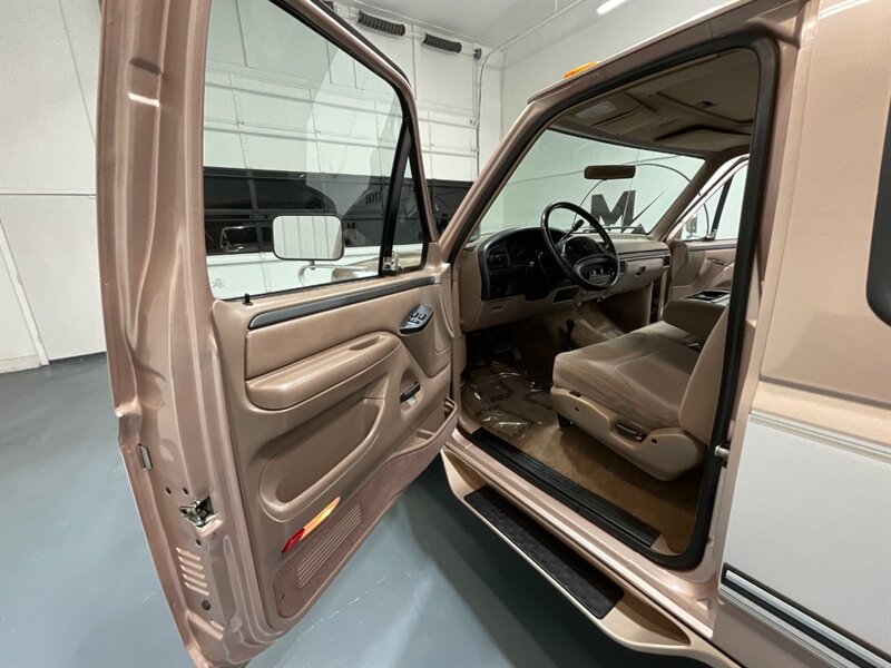 1997 Ford F-250 XLT Extended Cab 4X4 / 7.5L V8 / 62,000 MILES / LONG BED / ZERO RUST / SUPER CLEAN INSIDE OUT / BRAND NEW TIRES / SUNROOF - Photo 32 - Gladstone, OR 97027