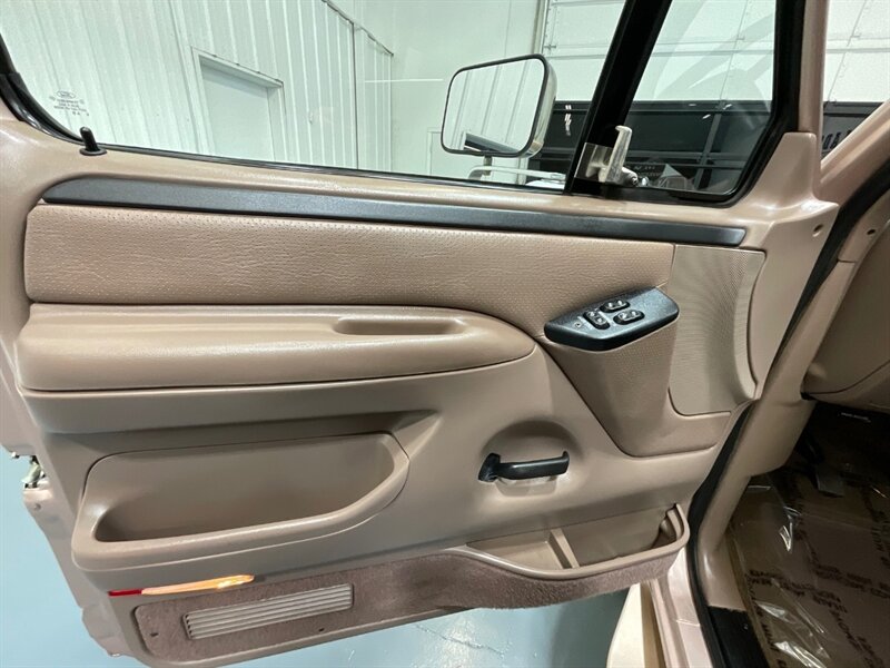 1997 Ford F-250 XLT Extended Cab 4X4 / 7.5L V8 / 62,000 MILES / LONG BED / ZERO RUST / SUPER CLEAN INSIDE OUT / BRAND NEW TIRES / SUNROOF - Photo 33 - Gladstone, OR 97027