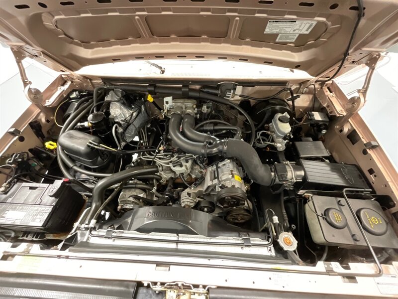 1997 Ford F-250 XLT Extended Cab 4X4 / 7.5L V8 / 62,000 MILES / LONG BED / ZERO RUST / SUPER CLEAN INSIDE OUT / BRAND NEW TIRES / SUNROOF - Photo 46 - Gladstone, OR 97027