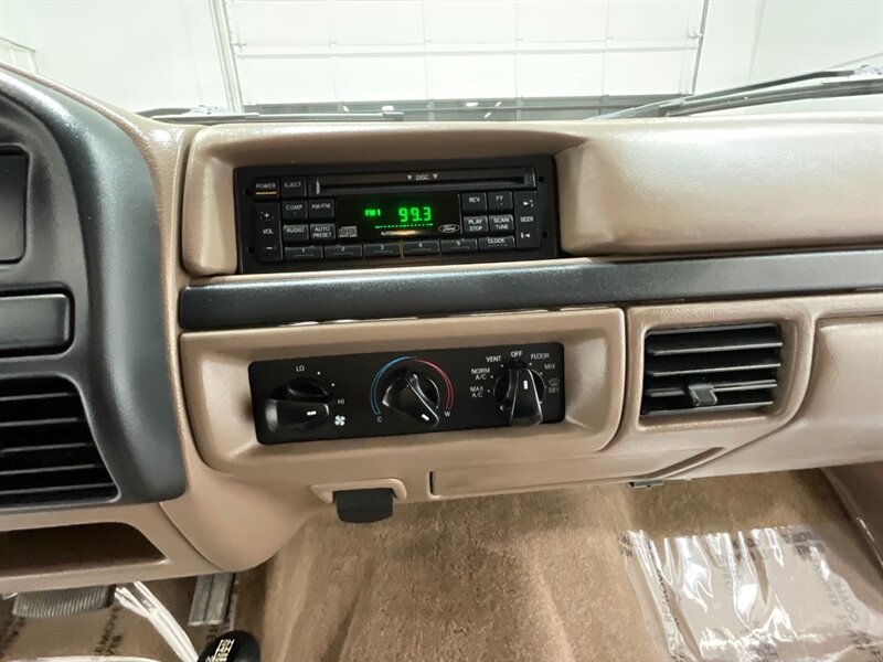 1997 Ford F-250 XLT Extended Cab 4X4 / 7.5L V8 / 62,000 MILES / LONG BED / ZERO RUST / SUPER CLEAN INSIDE OUT / BRAND NEW TIRES / SUNROOF - Photo 19 - Gladstone, OR 97027
