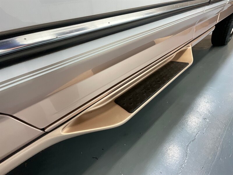 1997 Ford F-250 XLT Extended Cab 4X4 / 7.5L V8 / 62,000 MILES / LONG BED / ZERO RUST / SUPER CLEAN INSIDE OUT / BRAND NEW TIRES / SUNROOF - Photo 22 - Gladstone, OR 97027