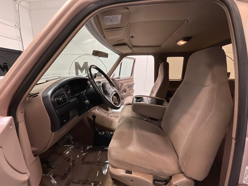 1997 Ford F-250 XLT Extended Cab 4X4 / 7.5L V8 / 62,000 MILES / LONG BED / ZERO RUST / SUPER CLEAN INSIDE OUT / BRAND NEW TIRES / SUNROOF - Photo 11 - Gladstone, OR 97027