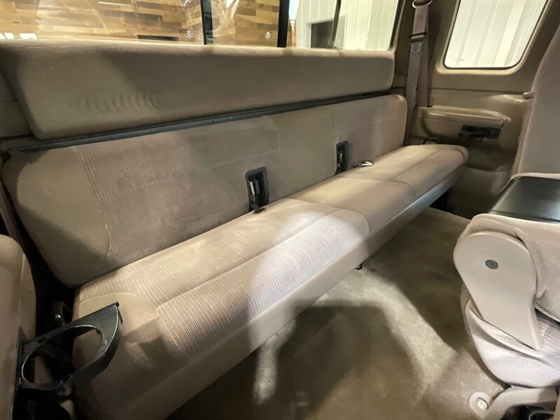 1997 Ford F-250 XLT Extended Cab 4X4 / 7.5L V8 / 62,000 MILES / LONG BED / ZERO RUST / SUPER CLEAN INSIDE OUT / BRAND NEW TIRES / SUNROOF - Photo 39 - Gladstone, OR 97027