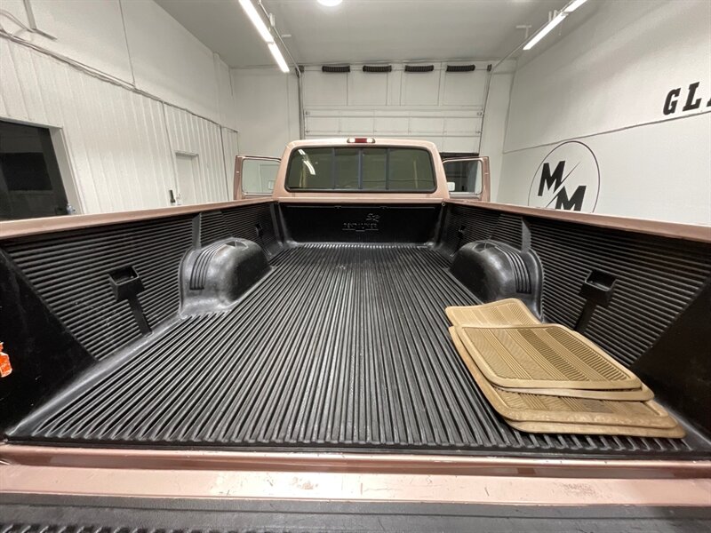 1997 Ford F-250 XLT Extended Cab 4X4 / 7.5L V8 / 62,000 MILES / LONG BED / ZERO RUST / SUPER CLEAN INSIDE OUT / BRAND NEW TIRES / SUNROOF - Photo 41 - Gladstone, OR 97027