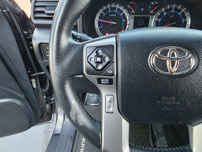 2015 Toyota 4Runner 4X4 / LIFTED / FUEL RIMS / NEW TIRES / PRINSU RACK / V6 4.0L / NAVi / REAR CAM / ZERO RUST / PRISTINE - Photo 31 - Portland, OR 97217