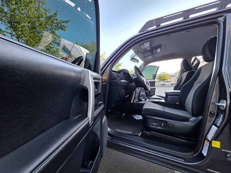 2015 Toyota 4Runner 4X4 / LIFTED / FUEL RIMS / NEW TIRES / PRINSU RACK / V6 4.0L / NAVi / REAR CAM / ZERO RUST / PRISTINE - Photo 48 - Portland, OR 97217