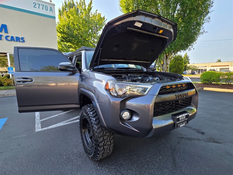 2015 Toyota 4Runner 4X4 / LIFTED / FUEL RIMS / NEW TIRES / PRINSU RACK / V6 4.0L / NAVi / REAR CAM / ZERO RUST / PRISTINE - Photo 25 - Portland, OR 97217
