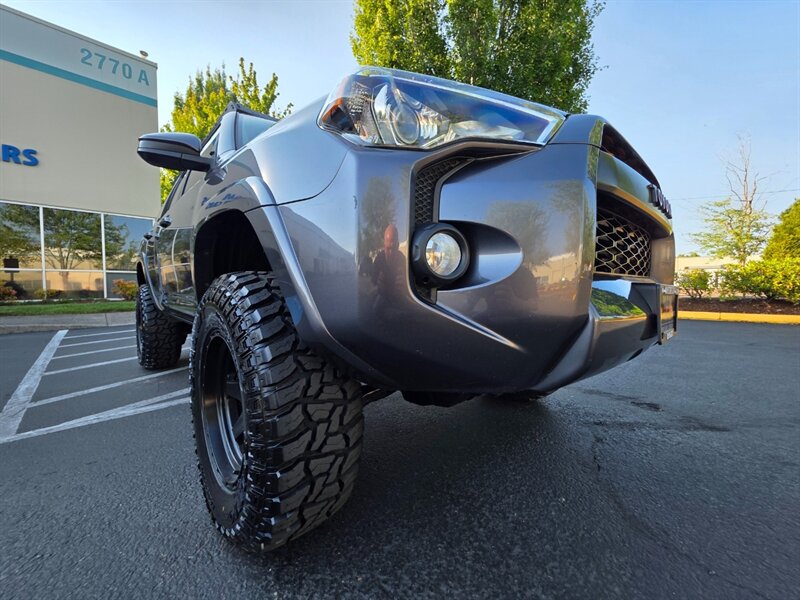 2015 Toyota 4Runner 4X4 / LIFTED / FUEL RIMS / NEW TIRES / PRINSU RACK / V6 4.0L / NAVi / REAR CAM / ZERO RUST / PRISTINE - Photo 9 - Portland, OR 97217