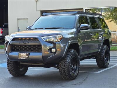 2015 Toyota 4Runner 4X4 / LIFTED / FUEL RIMS / NEW TIRES / PRINSU RACK  / V6 4.0L / NAVi / REAR CAM / ZERO RUST / PRISTINE SUV