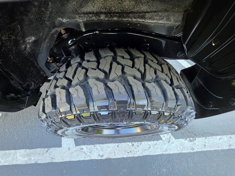 2015 Toyota 4Runner 4X4 / LIFTED / FUEL RIMS / NEW TIRES / PRINSU RACK / V6 4.0L / NAVi / REAR CAM / ZERO RUST / PRISTINE - Photo 49 - Portland, OR 97217