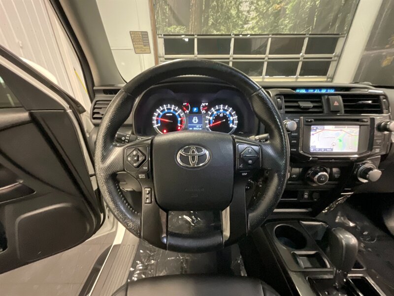 2014 Toyota 4Runner Trail TRD PRO UPGRADED LEATHER / 4X4 / LIFTED  TRD PRO LEATHER & HEATED SEATS / LIFTED w/ BRAND NEW BF GOODRICH TIRES - Photo 30 - Gladstone, OR 97027