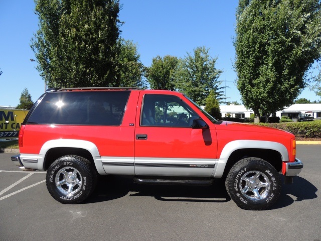 1995 GMC Yukon SLT / 4x4 / 2DR / Leather / Sport Utility   - Photo 4 - Portland, OR 97217