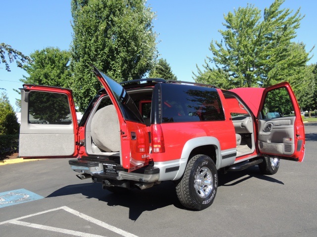 1995 GMC Yukon SLT / 4x4 / 2DR / Leather / Sport Utility   - Photo 29 - Portland, OR 97217