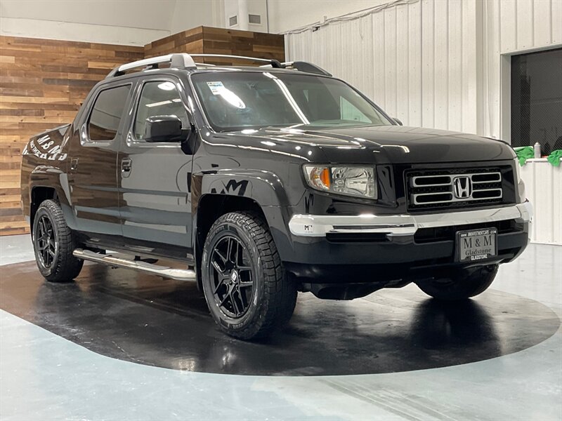 2006 Honda Ridgeline RTS Pickup 4X4 / 3.5L V6 / ONLY 73,000 MILES  / LOCAL / NEW TIRES - Photo 2 - Gladstone, OR 97027