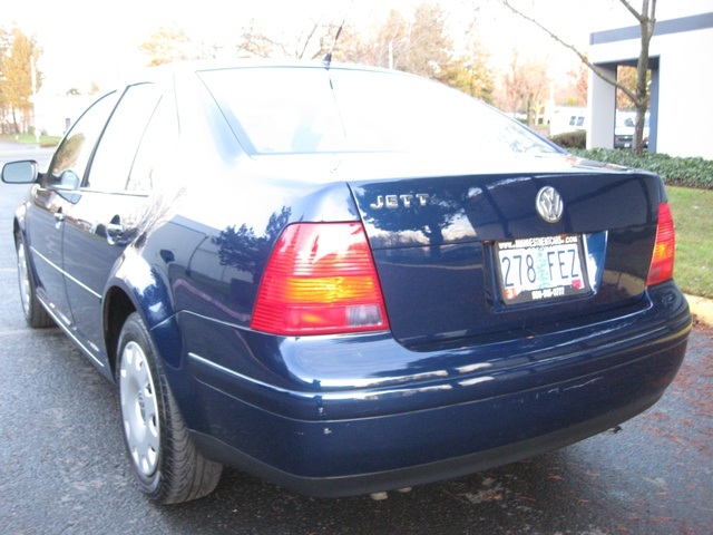2001 Volkswagen Jetta GL/ 5-Speed manual/ 4-Dr Sedan - Photo 32 - Portland, OR 97217