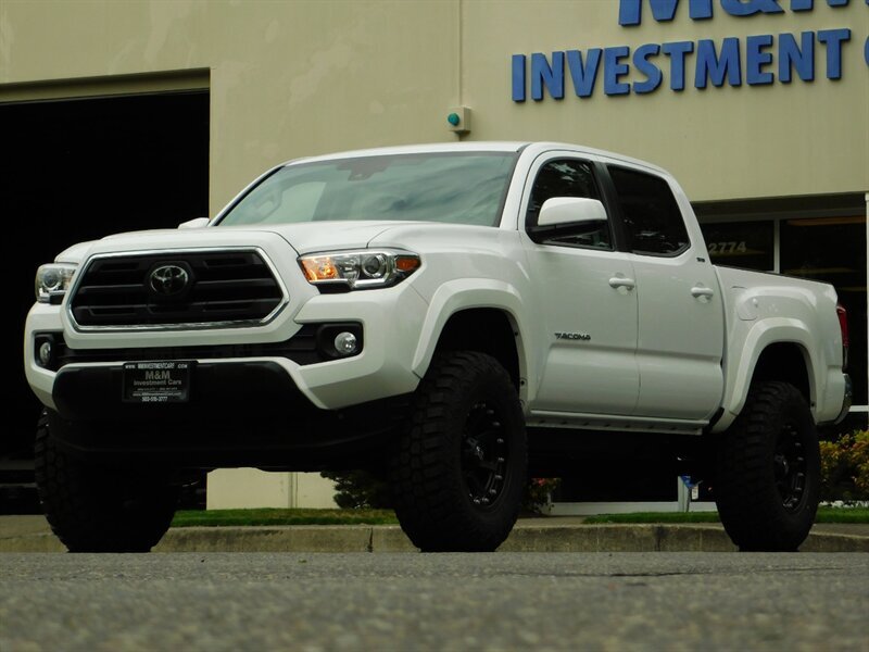 2018 Toyota Tacoma SR5 V6 4X4 / 1-OWNER / LIFTED / ONLY 4,000 MILES   - Photo 1 - Portland, OR 97217