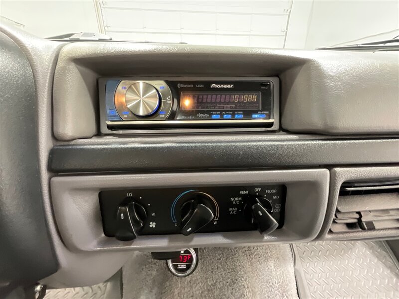 1996 Ford F-350 XLT Regular Cab 4X4 / 7.3L TURBO DIESEL / NO RUST  / LONG BED - Photo 18 - Gladstone, OR 97027