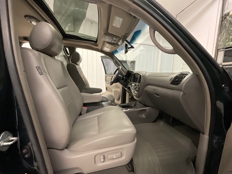 2007 Toyota Sequoia Limited Sport Utility / 3RD ROW SEAT / Leather  / Sunroof / Timing Belt Service Done - Photo 13 - Gladstone, OR 97027