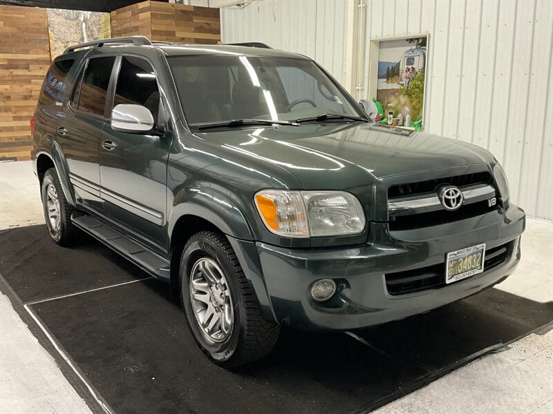 2007 Toyota Sequoia Limited Sport Utility / 3RD ROW SEAT / Leather  / Sunroof / Timing Belt Service Done - Photo 2 - Gladstone, OR 97027