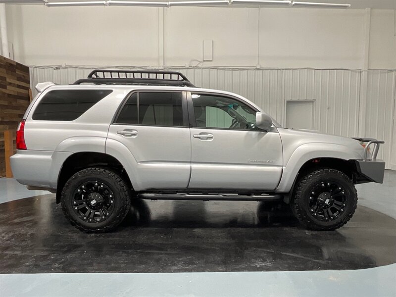 2008 Toyota 4Runner SR5 Sport Utility 4X4 / 4.7L V8 / LIFTED / DVD  / RUST FREE / TIMING BELT DONE - Photo 4 - Gladstone, OR 97027