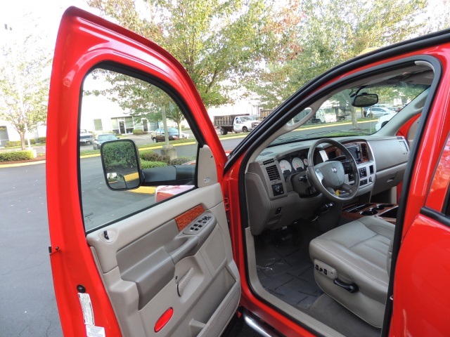 2007 Dodge Ram 2500 MEGA CAB / Laramie / 4X4 / H-O 5.9L CUMMINS Diesel   - Photo 16 - Portland, OR 97217