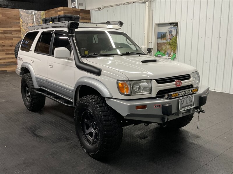 2000 Toyota 4Runner Limited 4X4 / LIFTED / CUSTOM BUILT / ADVENTURE  ADVENTURE 4RUNNER / REAR DIFF LOCKS / CUSTOM BUILT / ONE OF A KIND - Photo 2 - Gladstone, OR 97027