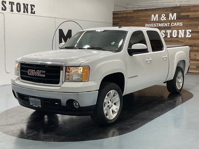 2007 GMC Sierra 1500 SLT Crew Cab 4X4 / 5.3L V8 / Leather / NEW TIRES  / LOCAL RUST FREE - Photo 1 - Gladstone, OR 97027