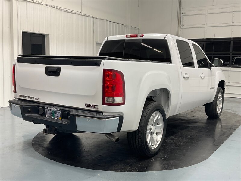 2007 GMC Sierra 1500 SLT Crew Cab 4X4 / 5.3L V8 / Leather / NEW TIRES  / LOCAL RUST FREE - Photo 9 - Gladstone, OR 97027