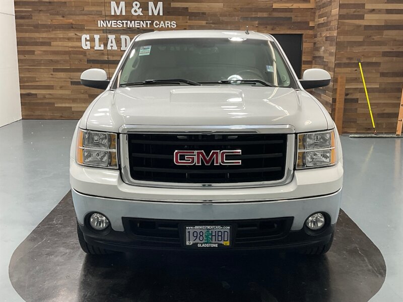 2007 GMC Sierra 1500 SLT Crew Cab 4X4 / 5.3L V8 / Leather / NEW TIRES  / LOCAL RUST FREE - Photo 6 - Gladstone, OR 97027