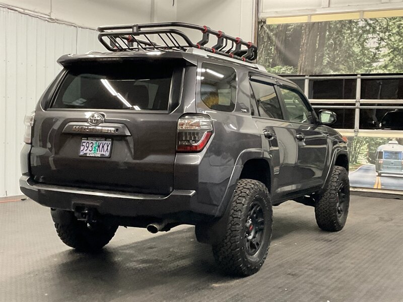 2017 Toyota 4Runner SR5 4X4 / 1-OWNER /   - Photo 7 - Gladstone, OR 97027