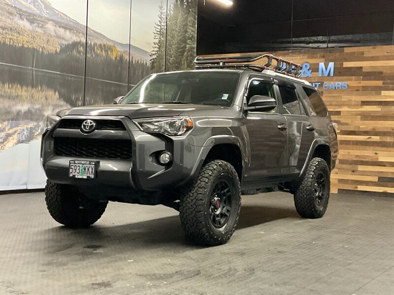 2017 Toyota 4Runner SR5 4X4 / 1-OWNER /   - Photo 37 - Gladstone, OR 97027