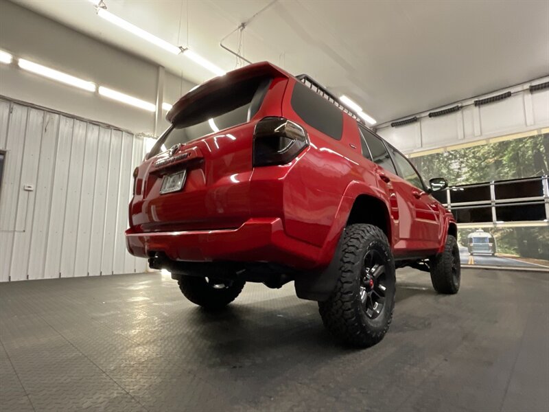 2014 Toyota 4Runner SR5 Premium 4X4 / Leather Heated Seats / LIFTED  NEW BF GOODRICH TIRES / CHROME DELETE PKG / LUGGAGE RACK - Photo 26 - Gladstone, OR 97027