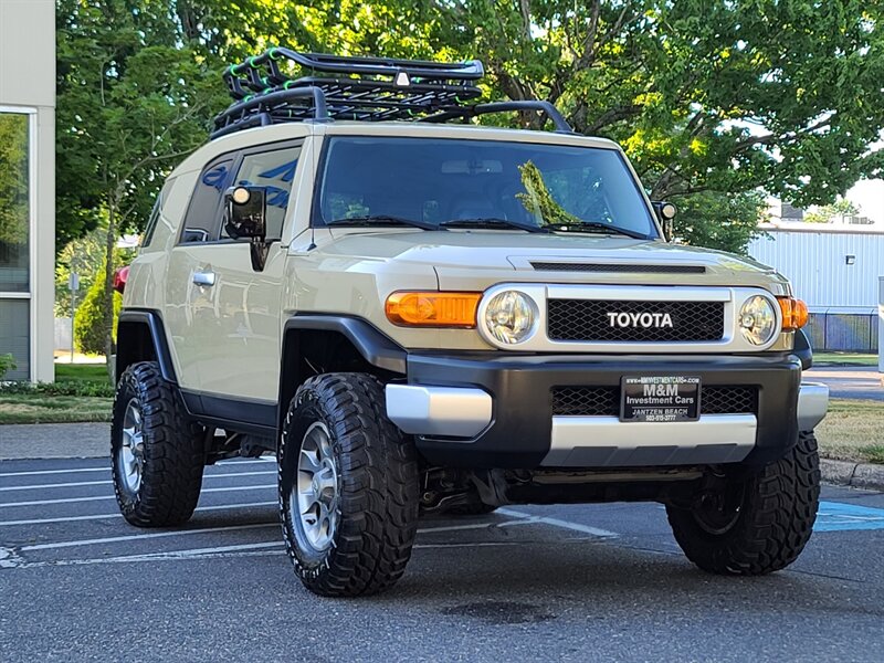 2012 Toyota FJ Cruiser 4X4 / V6 / E-LOCKER / NEW TIRES & LIFT /RARE COLOR  / REAR DIFFERENTIAL LOCK / LOCAL / RUST FREE / TOP SHAPE !! - Photo 2 - Portland, OR 97217