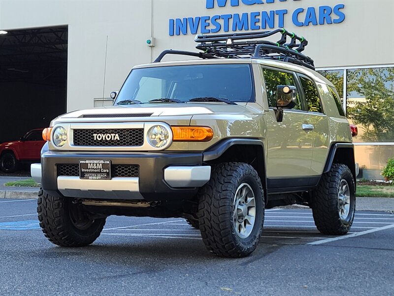 2012 Toyota FJ Cruiser 4X4 / V6 / E-LOCKER / NEW TIRES & LIFT /RARE COLOR  / REAR DIFFERENTIAL LOCK / LOCAL / RUST FREE / TOP SHAPE !! - Photo 53 - Portland, OR 97217