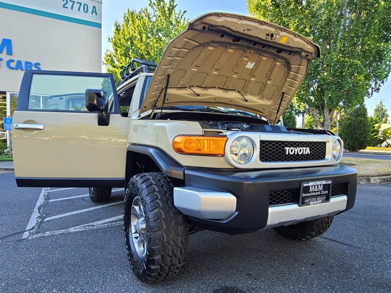 2012 Toyota FJ Cruiser 4X4 / V6 / E-LOCKER / NEW TIRES & LIFT /RARE COLOR  / REAR DIFFERENTIAL LOCK / LOCAL / RUST FREE / TOP SHAPE !! - Photo 29 - Portland, OR 97217