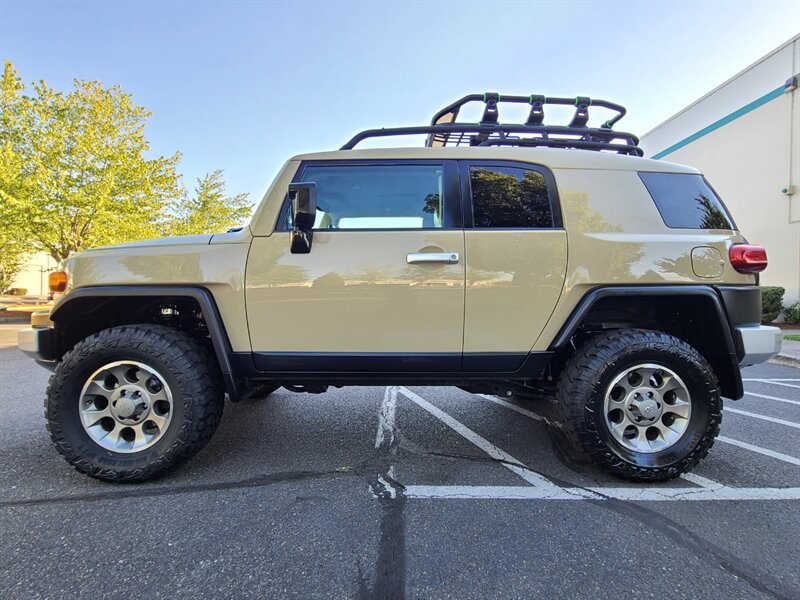 2012 Toyota FJ Cruiser 4X4 / V6 / E-LOCKER / NEW TIRES & LIFT /RARE COLOR  / REAR DIFFERENTIAL LOCK / LOCAL / RUST FREE / TOP SHAPE !! - Photo 3 - Portland, OR 97217