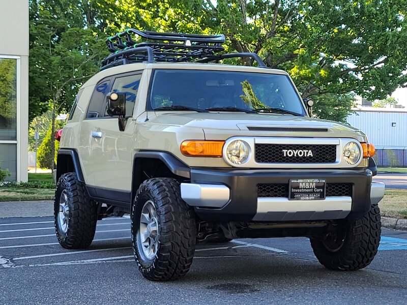 2012 Toyota FJ Cruiser 4X4 / V6 / E-LOCKER / NEW TIRES & LIFT /RARE COLOR  / REAR DIFFERENTIAL LOCK / LOCAL / RUST FREE / TOP SHAPE !! - Photo 54 - Portland, OR 97217