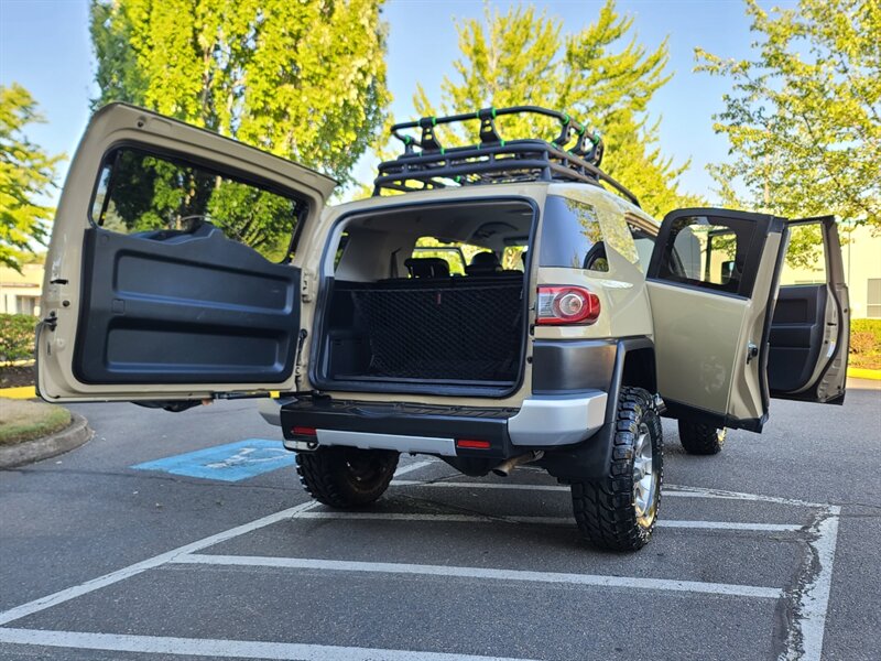 2012 Toyota FJ Cruiser 4X4 / V6 / E-LOCKER / NEW TIRES & LIFT /RARE COLOR  / REAR DIFFERENTIAL LOCK / LOCAL / RUST FREE / TOP SHAPE !! - Photo 28 - Portland, OR 97217