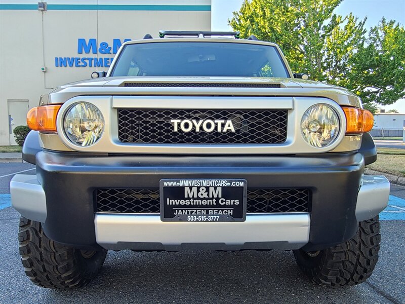 2012 Toyota FJ Cruiser 4X4 / V6 / E-LOCKER / NEW TIRES & LIFT /RARE COLOR  / REAR DIFFERENTIAL LOCK / LOCAL / RUST FREE / TOP SHAPE !! - Photo 6 - Portland, OR 97217