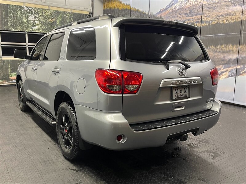 2014 Toyota Sequoia SR5 PREMIUM 4X4 / LEATHER HEATED / 1-OWNER  LOCAL SUV / LEATHER / SUNROOF / CAMERA / BLACK WHEELS / SHARP & CLEAN - Photo 7 - Gladstone, OR 97027