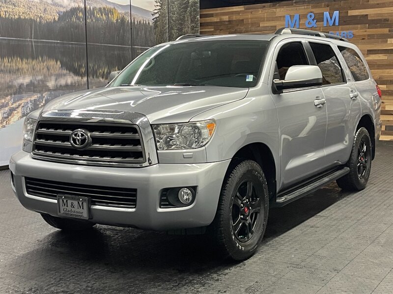 2014 Toyota Sequoia SR5 PREMIUM 4X4 / LEATHER HEATED / 1-OWNER  LOCAL SUV / LEATHER / SUNROOF / CAMERA / BLACK WHEELS / SHARP & CLEAN - Photo 1 - Gladstone, OR 97027