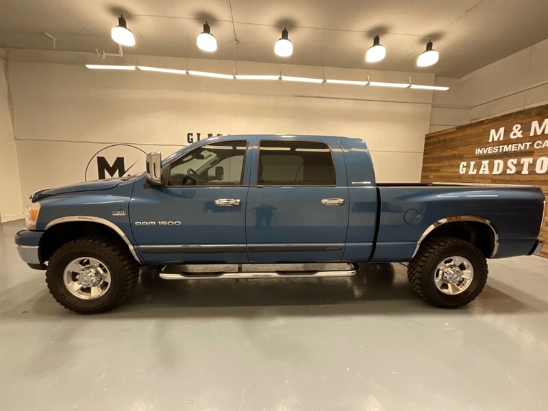 2006 Dodge Ram 1500 SLT MEGACAB 4X4 / 5.7L V8 / 1-OWNER LOCAL  / ZERO RUST / LOW MILES - Photo 3 - Gladstone, OR 97027