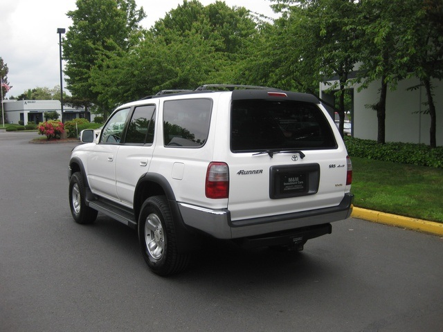 1999 Toyota 4Runner SR5/ 4WD/ Moonroof/ 6Cyl   - Photo 3 - Portland, OR 97217