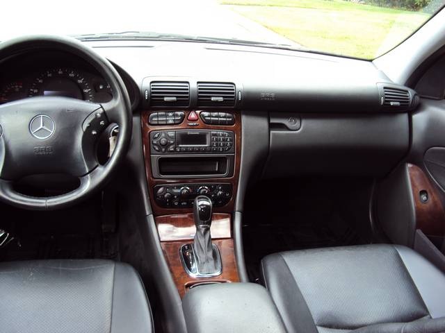 2003 Mercedes-Benz C240   - Photo 10 - Portland, OR 97217