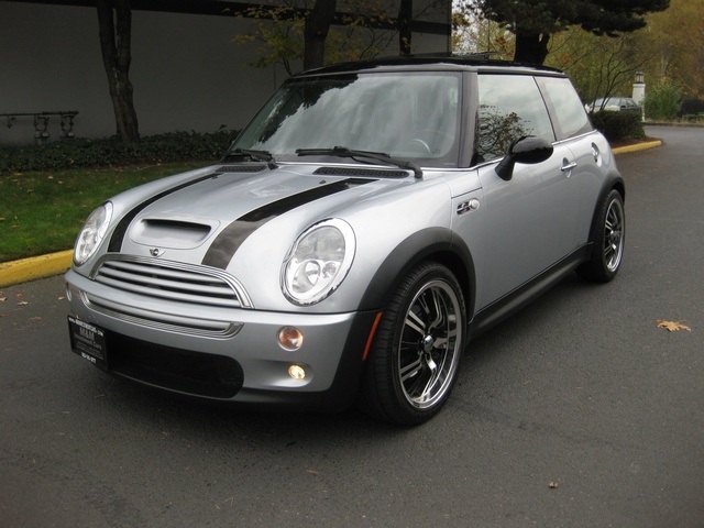 2003 MINI Cooper S 4Cyl Super Charged / 6-Speed manual / Pano Roof   - Photo 1 - Portland, OR 97217