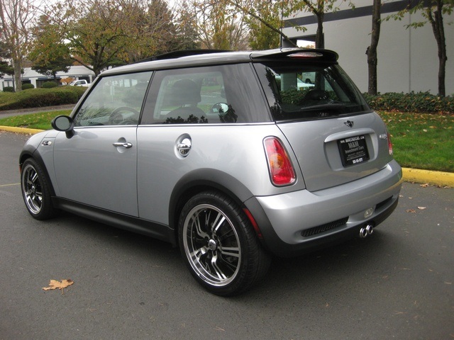 2003 MINI Cooper S 4Cyl Super Charged / 6-Speed manual / Pano Roof   - Photo 3 - Portland, OR 97217