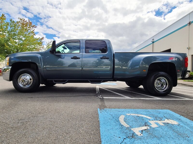 2007 Chevrolet Silverado 3500 HD LT Z71 / 4X4 / DUALLY / 6.6L DURAMAX DIESL /  ALLISON TRANSMISSION / LONG BED / 1-TON / 101K miles - Photo 3 - Portland, OR 97217