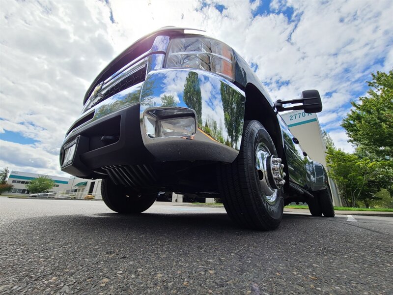 2007 Chevrolet Silverado 3500 HD LT Z71 / 4X4 / DUALLY / 6.6L DURAMAX DIESL /  ALLISON TRANSMISSION / LONG BED / 1-TON / 101K miles - Photo 10 - Portland, OR 97217