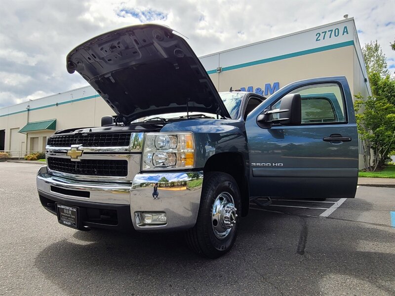 2007 Chevrolet Silverado 3500 HD LT Z71 / 4X4 / DUALLY / 6.6L DURAMAX DIESL /  ALLISON TRANSMISSION / LONG BED / 1-TON / 101K miles - Photo 26 - Portland, OR 97217