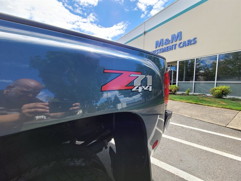 2007 Chevrolet Silverado 3500 HD LT Z71 / 4X4 / DUALLY / 6.6L DURAMAX DIESL /  ALLISON TRANSMISSION / LONG BED / 1-TON / 101K miles - Photo 52 - Portland, OR 97217